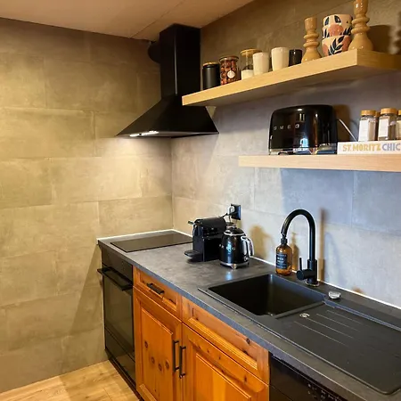 2 Bedrooms Apartment- Scenic View - 6 Pax アパート ヴェルビエール